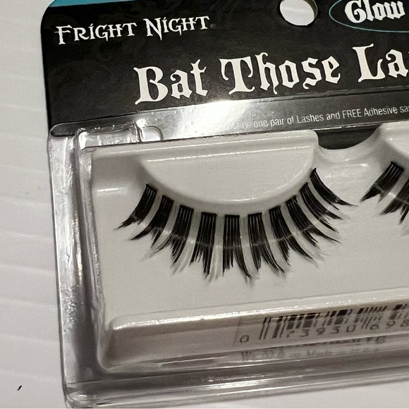 Ardell Fright Night Bat Those Lashes Bat Girl Halloween Black Glow in the Dark - Picture 2 of 3
